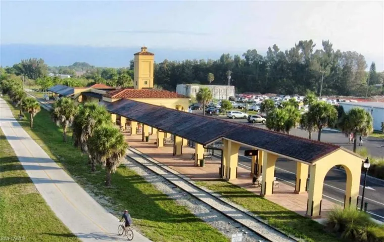 Venice Legacy Trail with beautiful biking