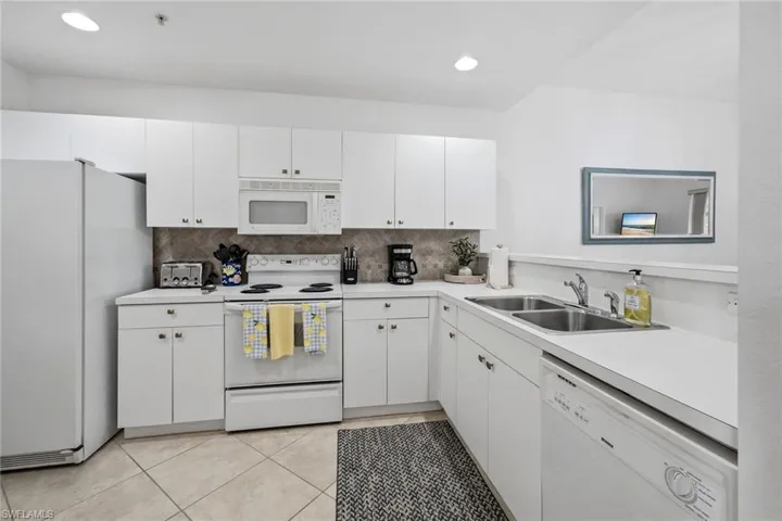 8335 Whisper Trace Way 105, Naples, Florida 34114