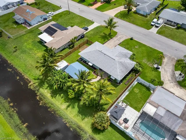 Aerial view showing the proximity to the canal.