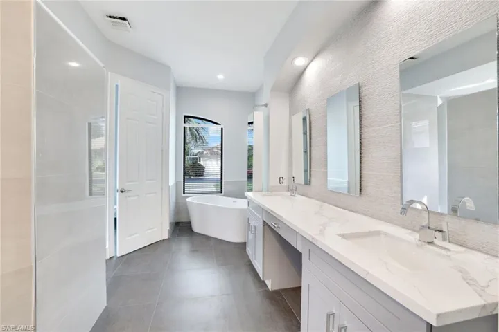 6628  Glen Arbor  WAY, Naples, FL 34119