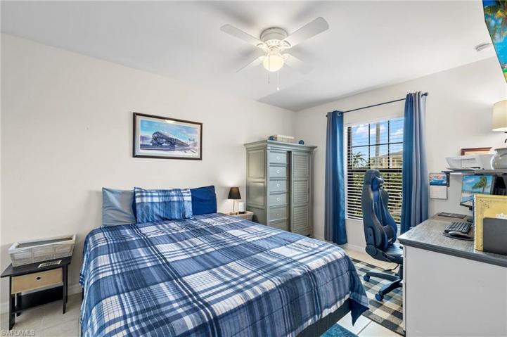 Right Side Guest Bed