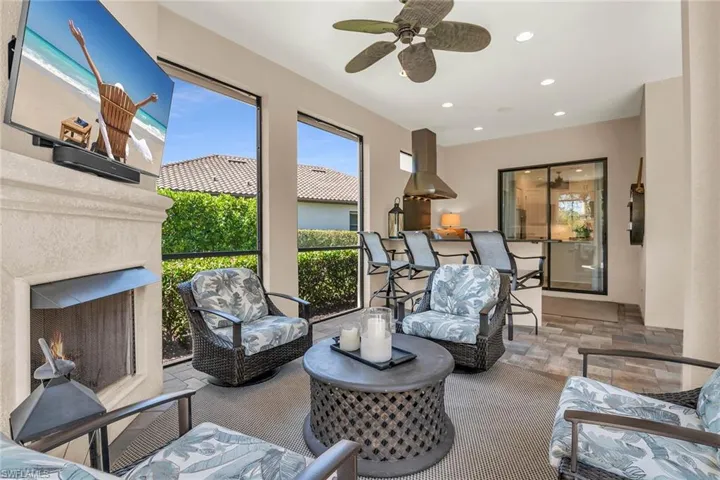 9614  Campanile  CIR, Naples, FL 34114