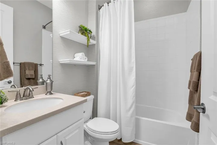 9614  Campanile  CIR, Naples, FL 34114