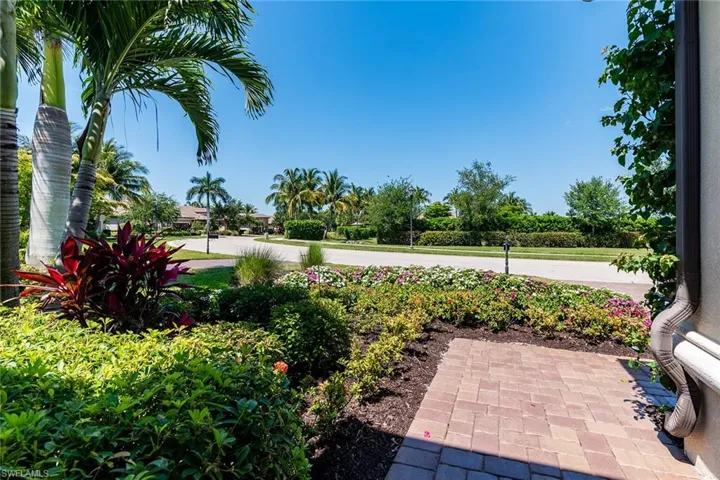 9614  Campanile  CIR, Naples, FL 34114