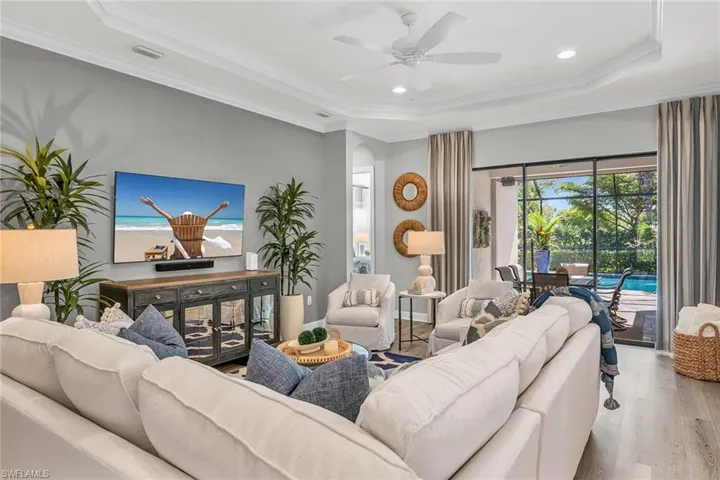9614  Campanile  CIR, Naples, FL 34114