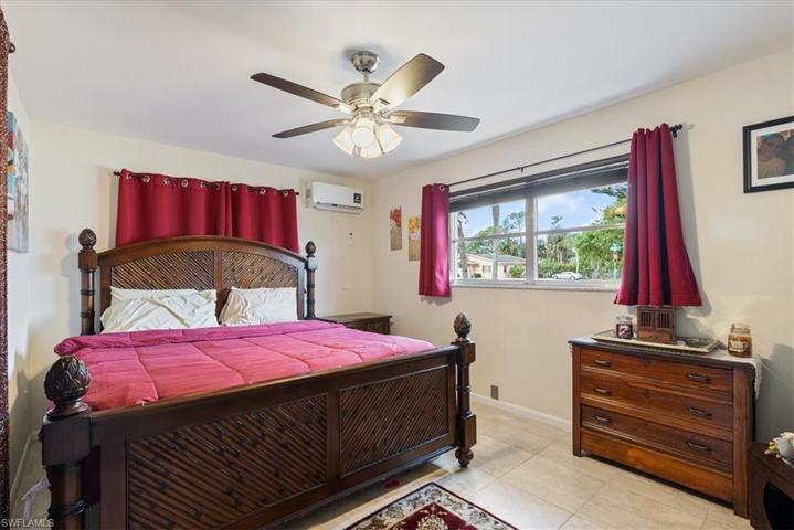 4941  Cortez  CIR, Naples, FL 34112