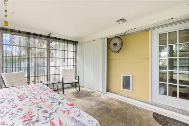 4941  Cortez  CIR, Naples, FL 34112
