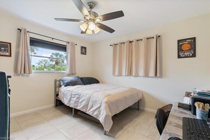 4941  Cortez  CIR, Naples, FL 34112