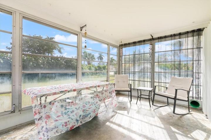 4941  Cortez  CIR, Naples, FL 34112