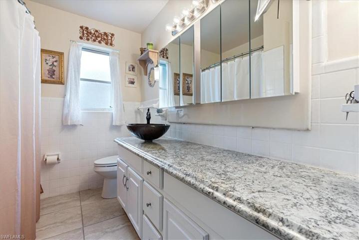 4941  Cortez  CIR, Naples, FL 34112
