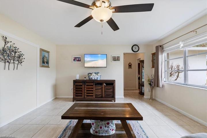 4941  Cortez  CIR, Naples, FL 34112
