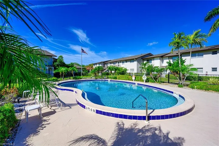 180  Cypress E WAY, Naples, FL 34110