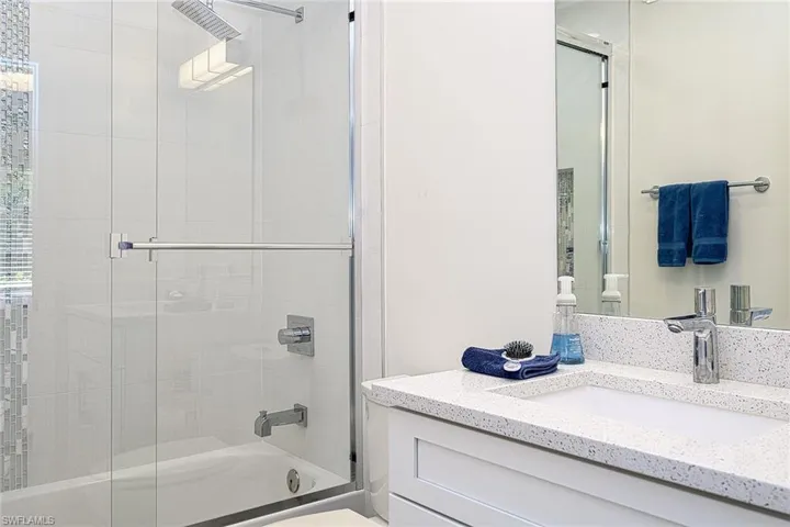 180  Cypress E WAY, Naples, FL 34110