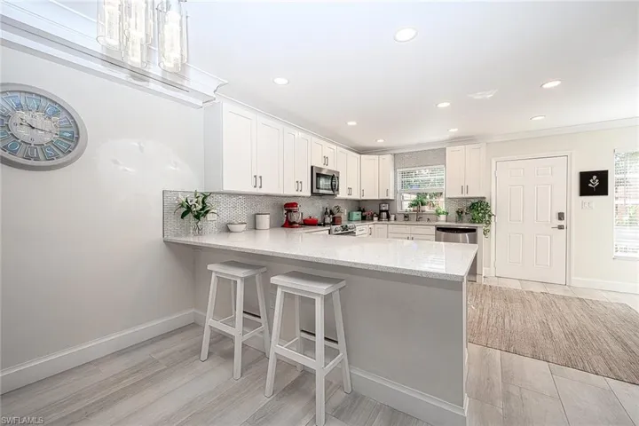 180  Cypress E WAY, Naples, FL 34110