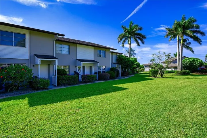 180  Cypress E WAY, Naples, FL 34110