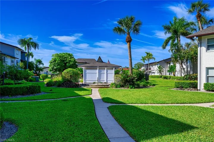 180  Cypress E WAY, Naples, FL 34110