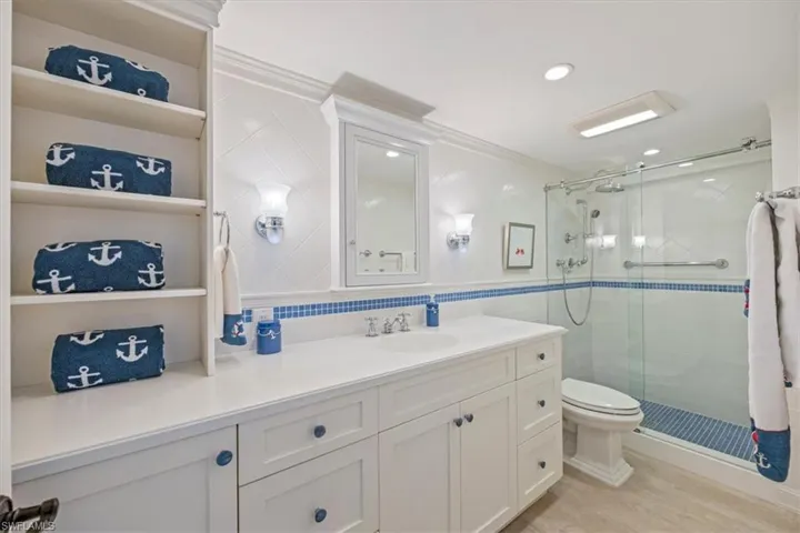 1275  Gulf Shore N BLVD, Naples, FL 34102