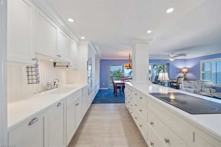 1275  Gulf Shore N BLVD, Naples, FL 34102