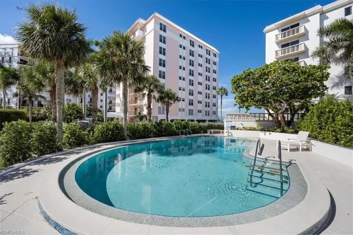 1275  Gulf Shore N BLVD, Naples, FL 34102
