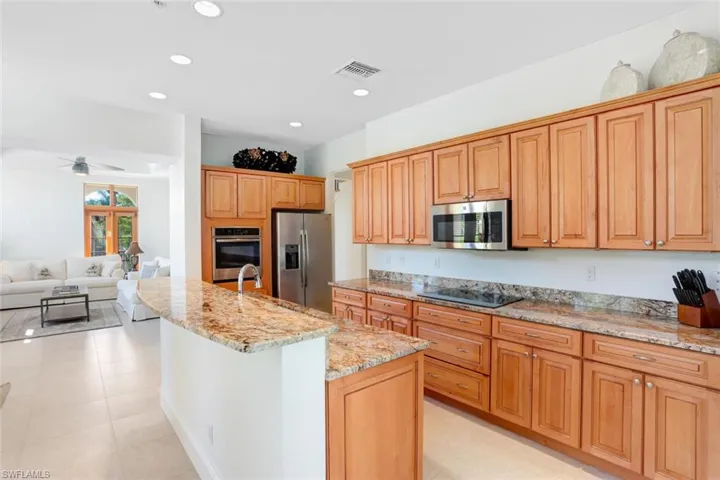 1016 7th St S, Naples, Florida 34102