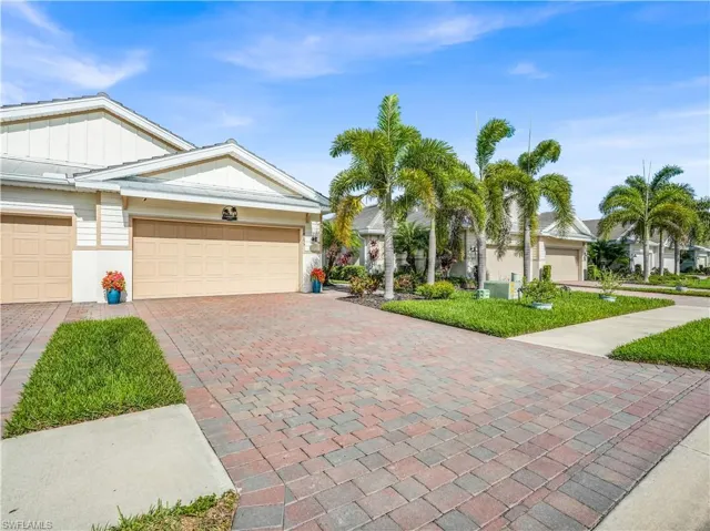 14695 Edgewater Cir, Naples, Florida 34114