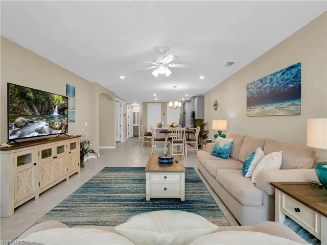 14695 Edgewater Cir, Naples, Florida 34114