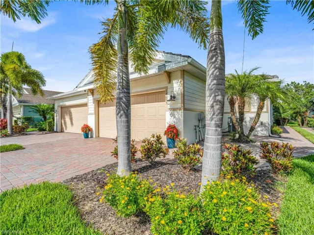 14695 Edgewater Cir, Naples, Florida 34114