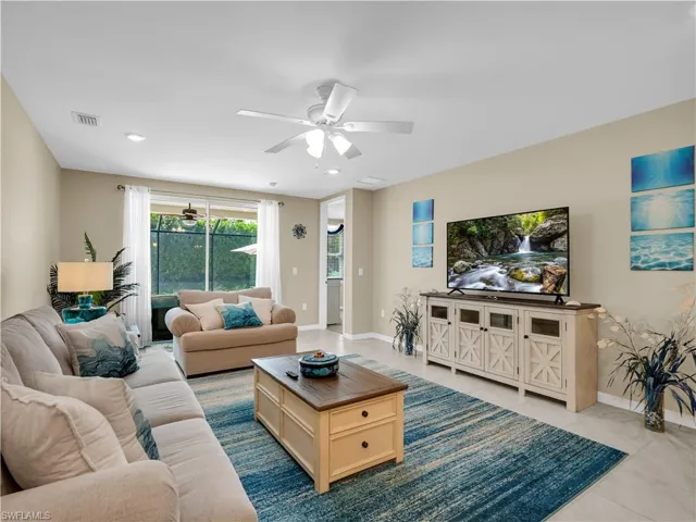 14695 Edgewater Cir, Naples, Florida 34114