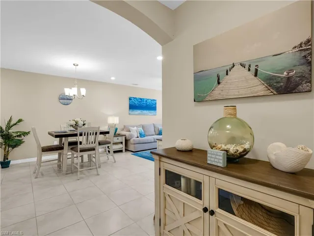 14695 Edgewater Cir, Naples, Florida 34114