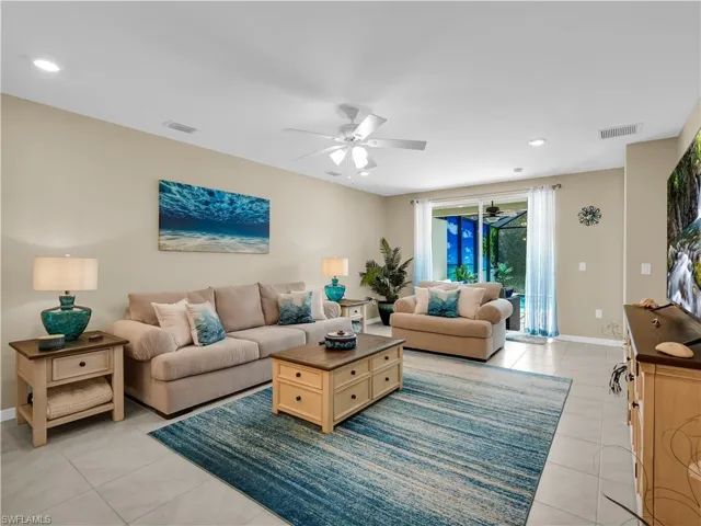 14695 Edgewater Cir, Naples, Florida 34114