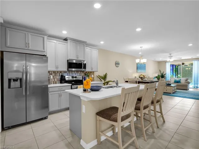 14695 Edgewater Cir, Naples, Florida 34114