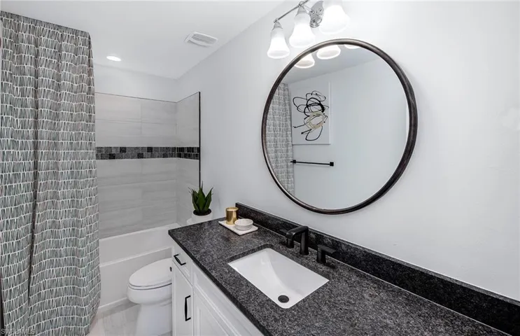 Photo of furnished model, options may vary.