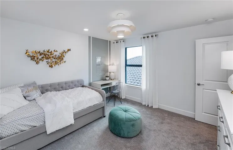 Photo of furnished model, options may vary.
