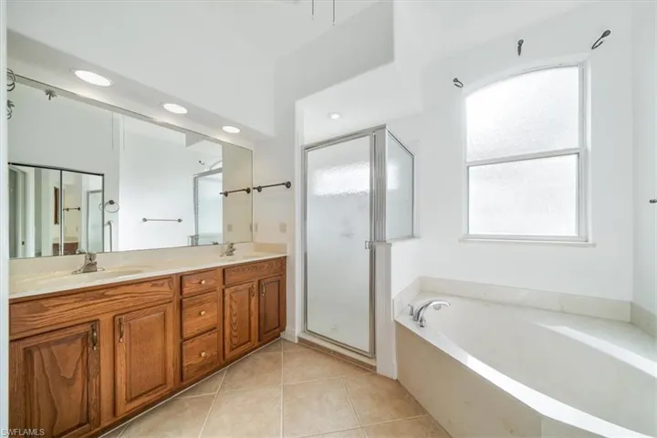 15476  Cortona  WAY, Naples, FL 34120