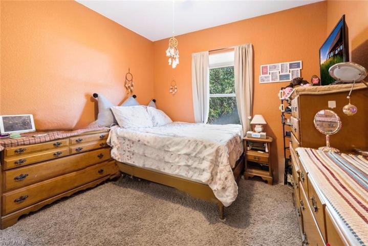Guest bedroom