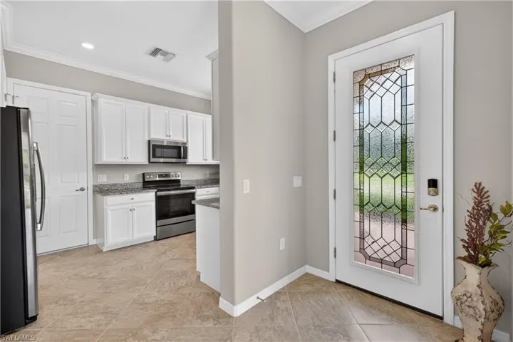 1170  Genovesa  CT, Naples, FL 34113