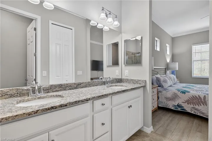 1170  Genovesa  CT, Naples, FL 34113