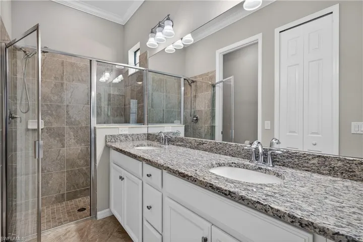 1170  Genovesa  CT, Naples, FL 34113