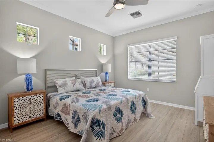 1170  Genovesa  CT, Naples, FL 34113