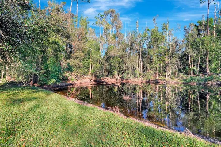 View of nature featuring a water view