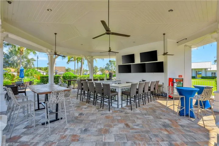 Clubhouse Outdoor Bar