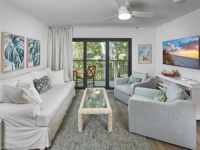 600  Neapolitan  WAY, Naples, FL 34103
