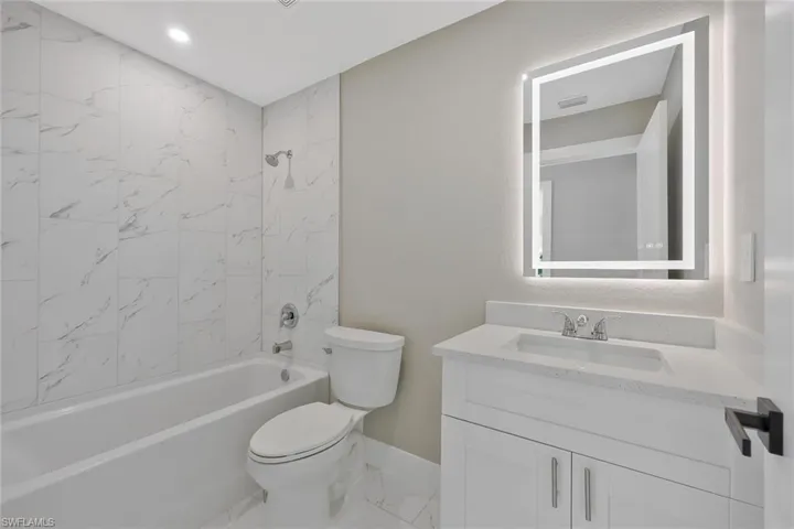 1801 Ne 27th St, Cape Coral, Florida 33909