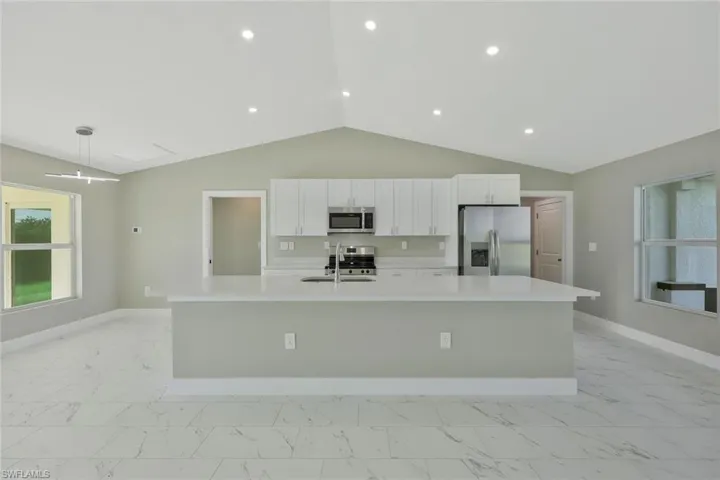 1801 Ne 27th St, Cape Coral, Florida 33909