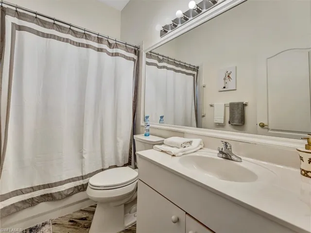 9470  Old Hickory  CIR, Fort Myers, FL 33912