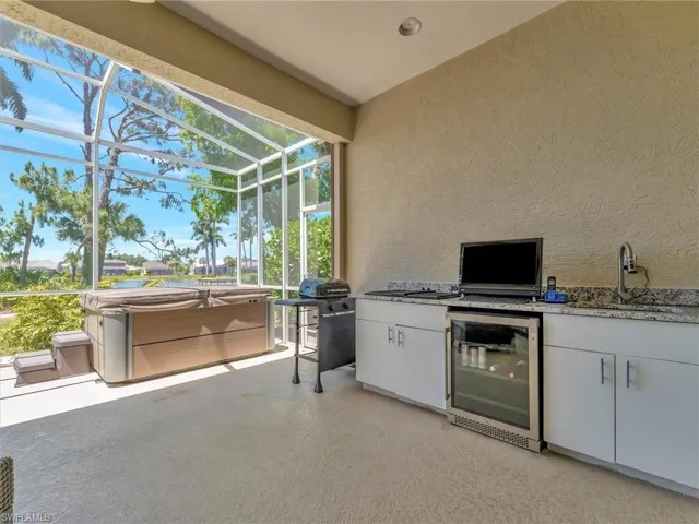 9470  Old Hickory  CIR, Fort Myers, FL 33912