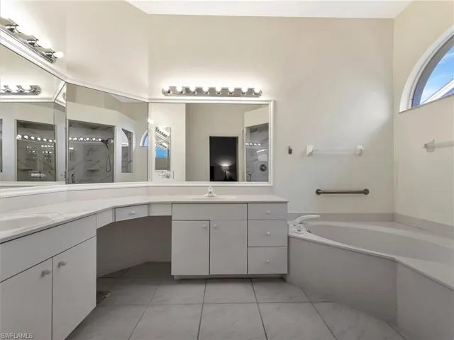 9470  Old Hickory  CIR, Fort Myers, FL 33912