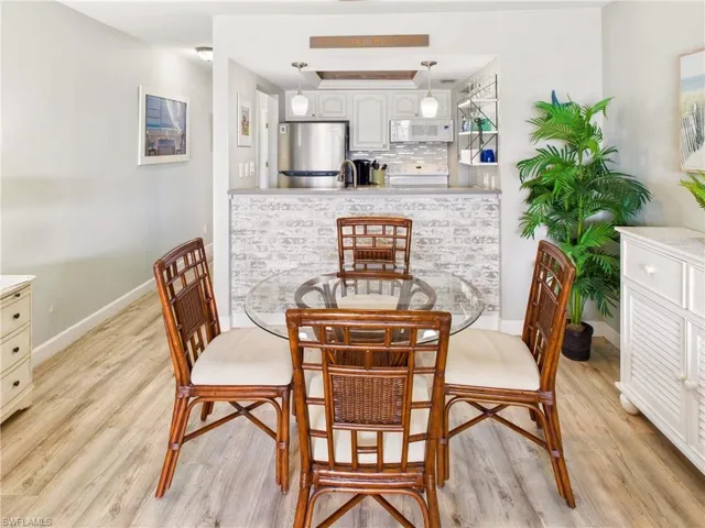 200  Lenell  RD, Fort Myers Beach, FL 33931