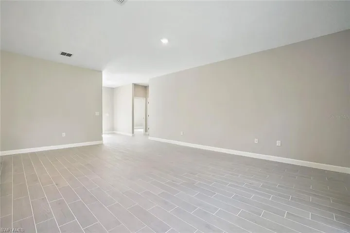 1011 Kismet Pkwy W, Cape Coral, Florida 33993
