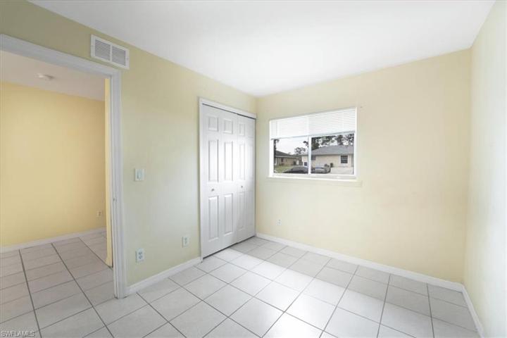 5316-5318  28th SW ST, LEHIGH ACRES, FL 33973